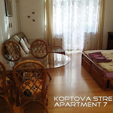 Holiday Apartments Karlovy Vary Esterno foto